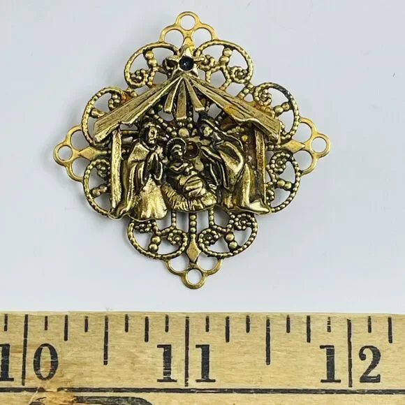 Vintage Nativity Scene Brooch Pin Gold Tone Filigree Christmas Religious Jewelry - Picture 2 of 4